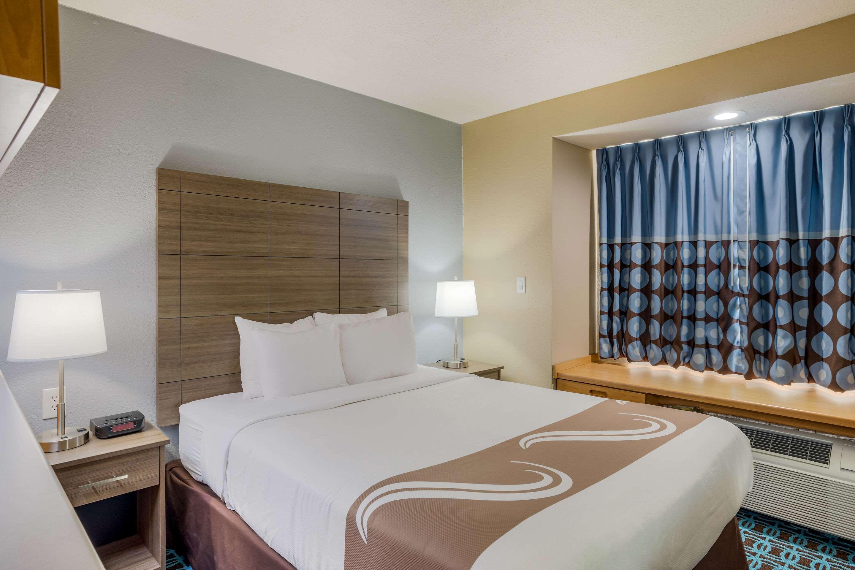 Sonesta Essential Hotel Blue Springs Exterior photo