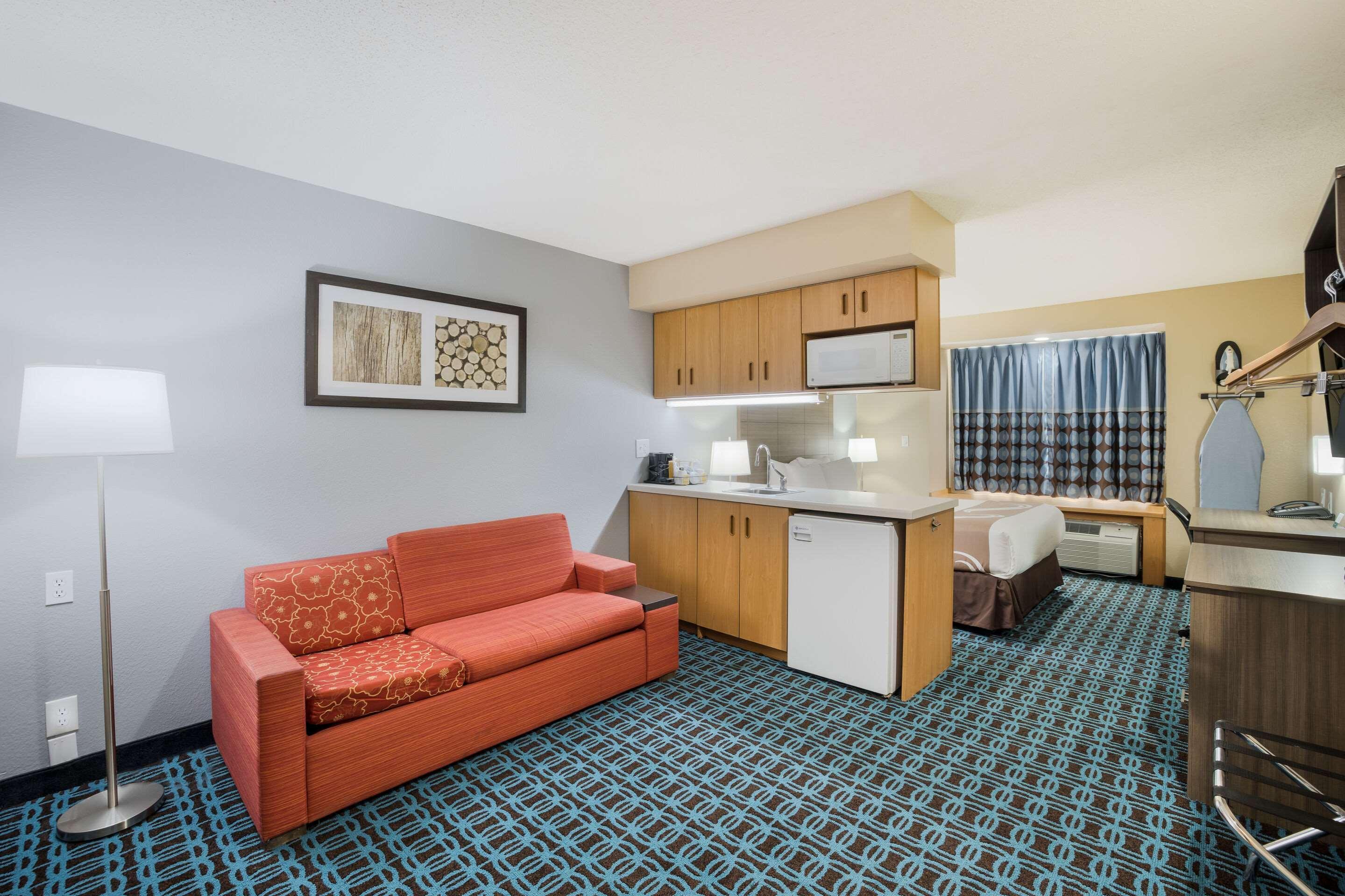 Sonesta Essential Hotel Blue Springs Exterior photo