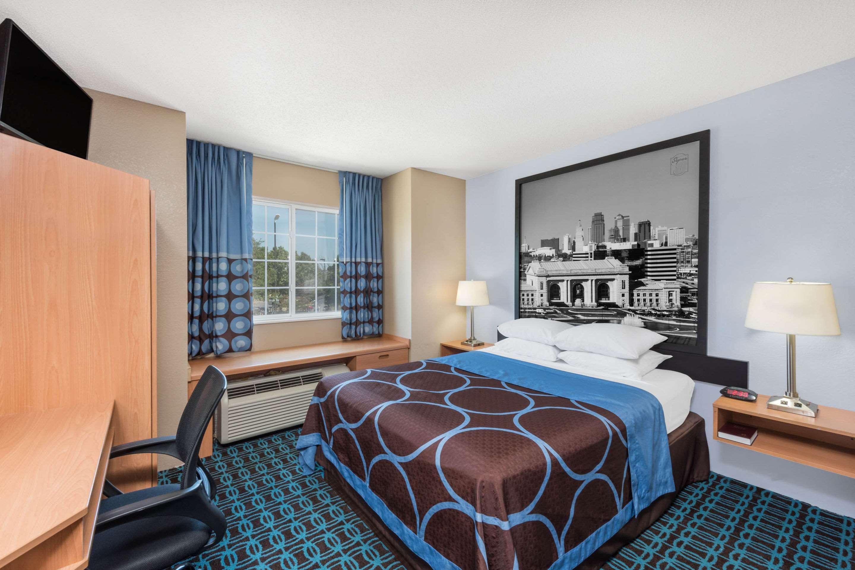 Sonesta Essential Hotel Blue Springs Exterior photo